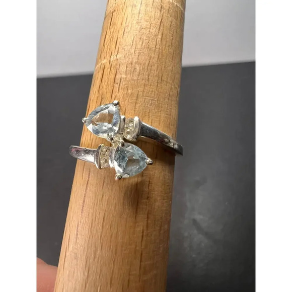 Trillium cut blue topaz bypass ring in rhodium over sterling silver size 9 - Picture 8 of 10